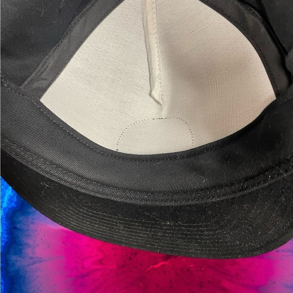 Vans hat.  peaceful outdoors.‎ - Picture 2 of 3